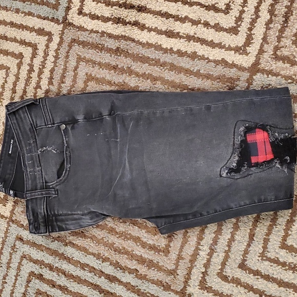 Judy Blue distressed Black Jeans - Picture 1 of 4